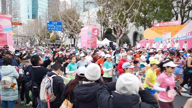 爱游戏娱乐-一条赛道绽放“她力量”，何以激活长宁全域活力？